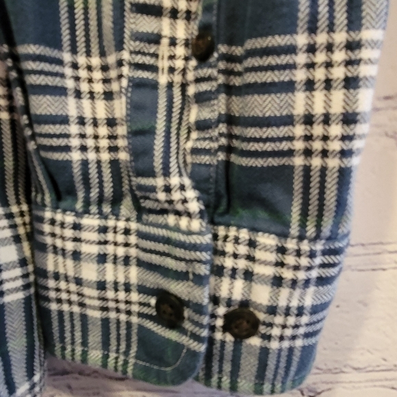 Men's Flannel - Picture 4 of 9